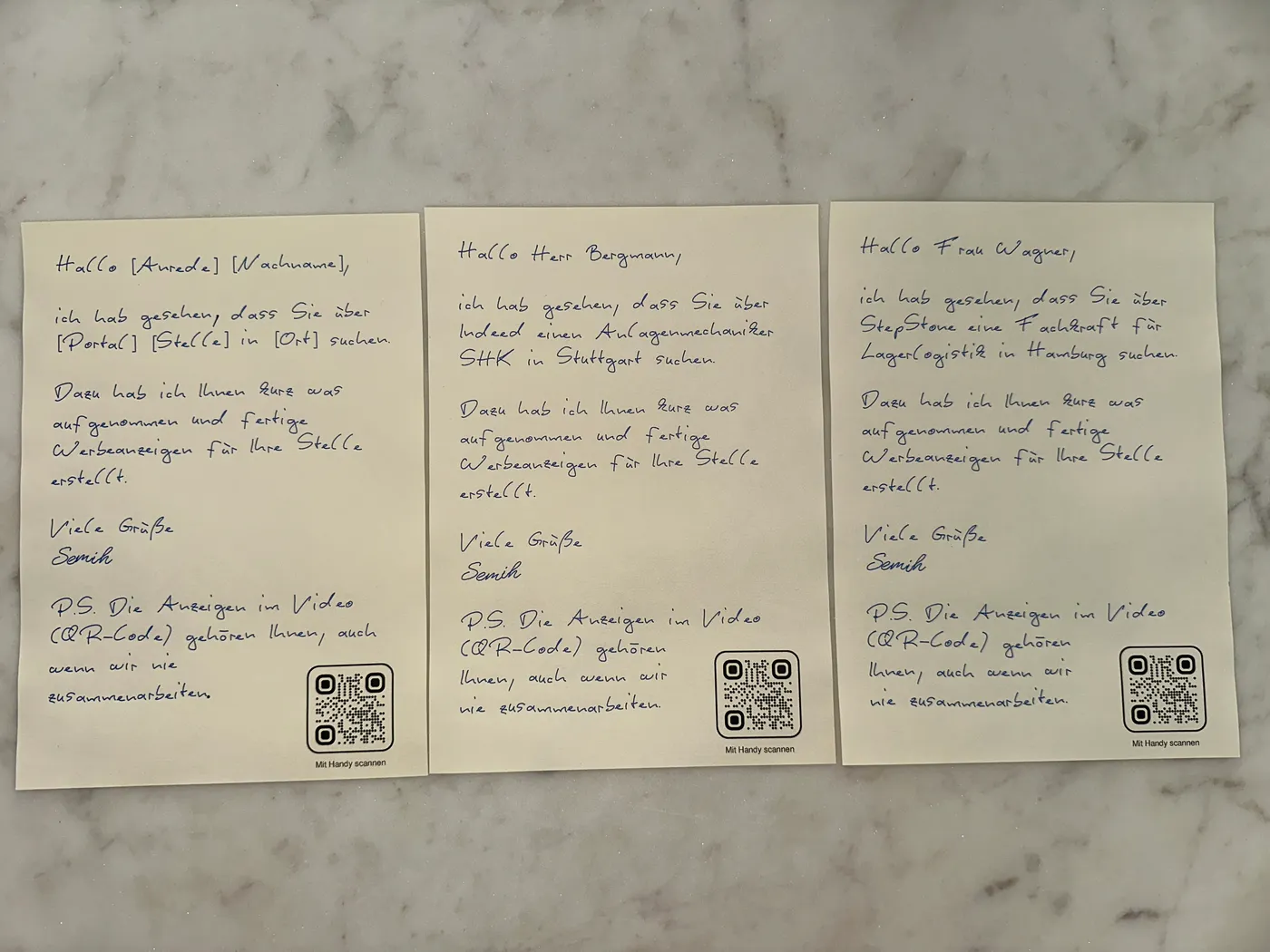 Drei handgeschriebene BlueLetter-Briefe nebeneinander, jeder mit persönlicher Anrede und eigenem QR-Code
